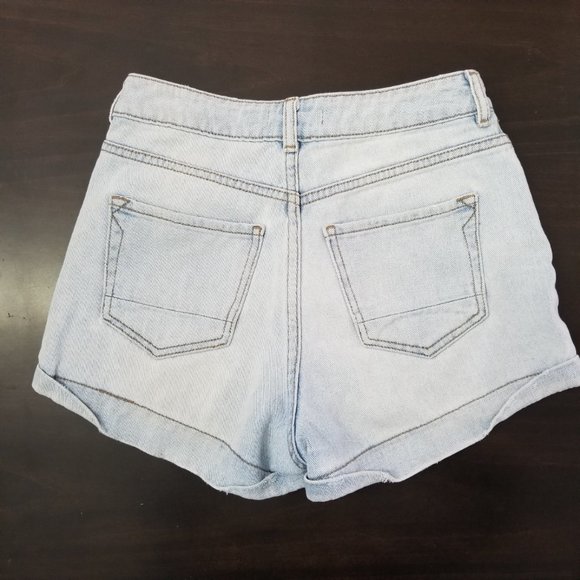 KENDALL & KYLIE Shorts - Picture 2 of 6